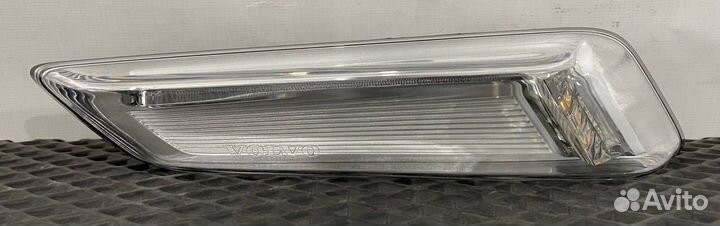 Поворотник правый Volvo FH5 84389835