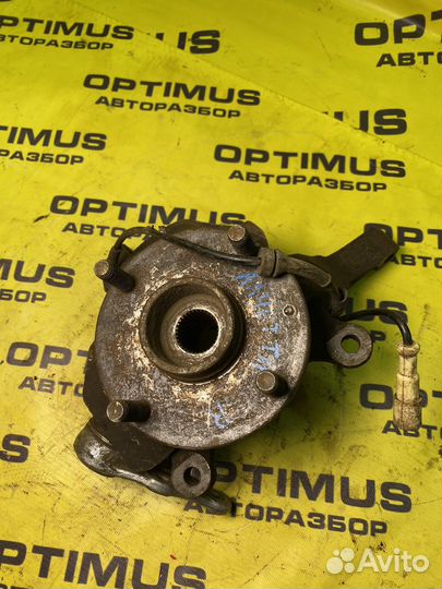 Поворотный кулак правый Chevrolet Lacetti