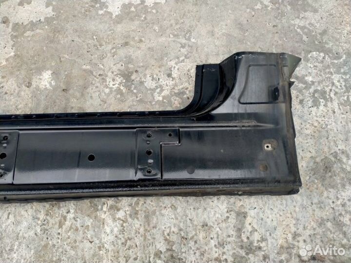 Стойка кузова средняя правая Bmw X5 E53 M54B30