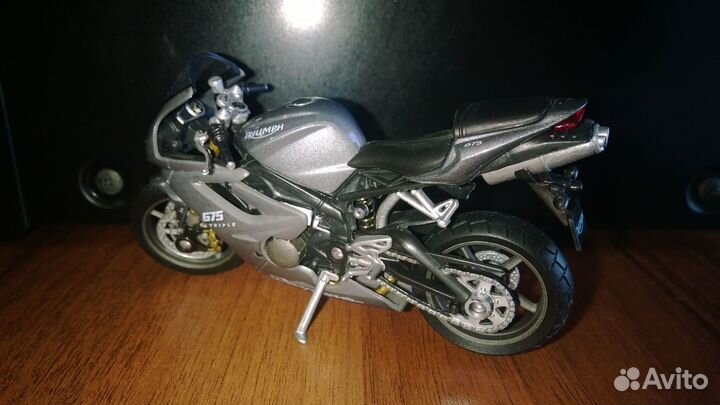 Модель мотоцикла Triumph Daytona 675