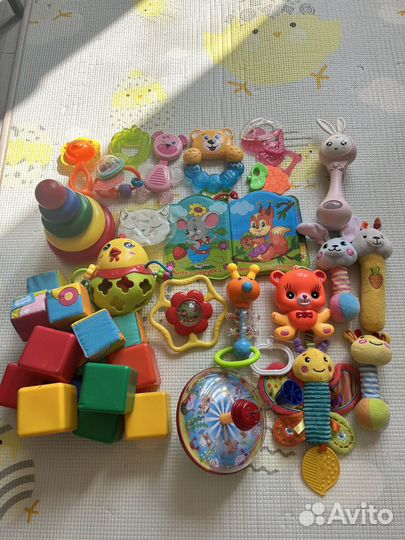 Игрушки для малышей пакетом