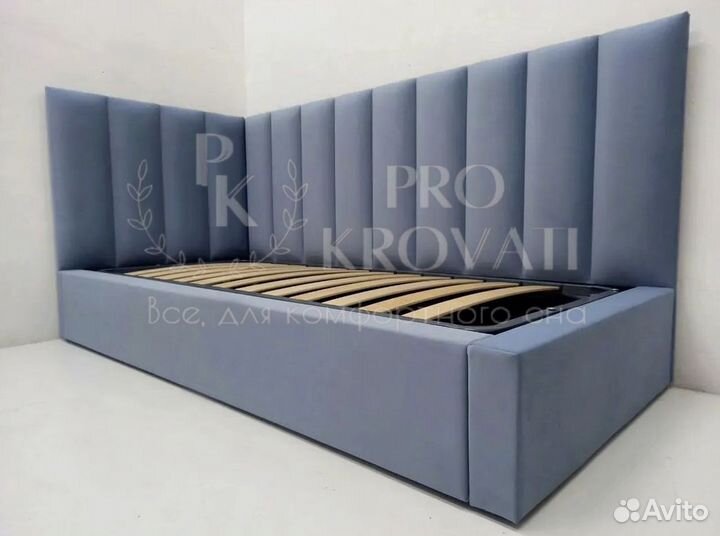 Детская кровать с мягкой спинкой