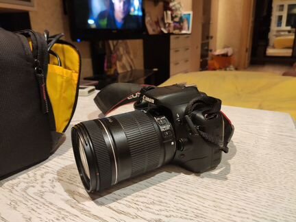 Фотоаппарат Canon 550D с объективом 18-135mm