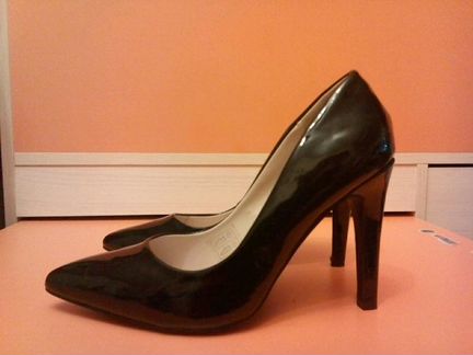 Туфли Лодочки лакированные новые 39р