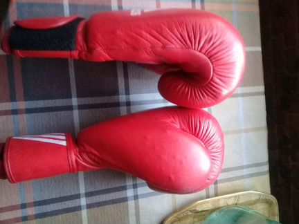 Боксерские перчатки Adidas Aiba красные