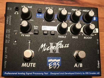 Педаль для бас гитары