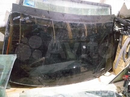 Заднее стекло Nissan Pulsar