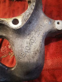 Audi a4b8 кулак передний правый 8K0407258L