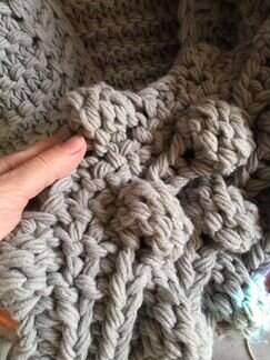 Стильный вязаный кардиган