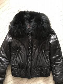 Куртка чёрная утеплённая с мехом из енота