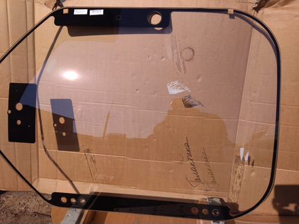 Лобовое стекло Bobcat S450-850 / T590-870 / A770