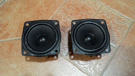 Динамики Sony 2,5 дюйма