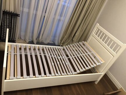 Кровать Икеа с матрасом и реечным дном