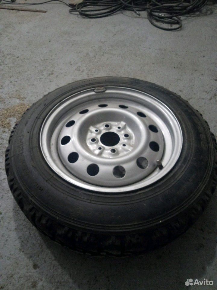 Tires with rims