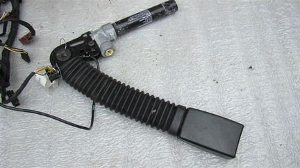 Ответная часть ремня безопасности на BMW 5-серия