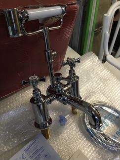 Смеситель на бортванны latore Италия