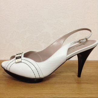 Mario Cerutti р37 38.5 40 новые босоножки 1909