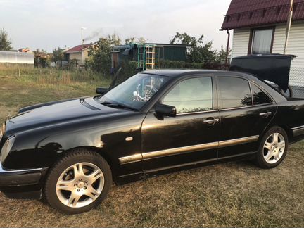 Mercedes-Benz E-класс 2.4 AT, 1998, 200 000 км
