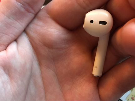 Оригинальный airpods 1, правый