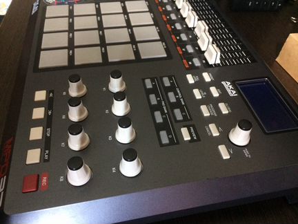 Akai MPD 32