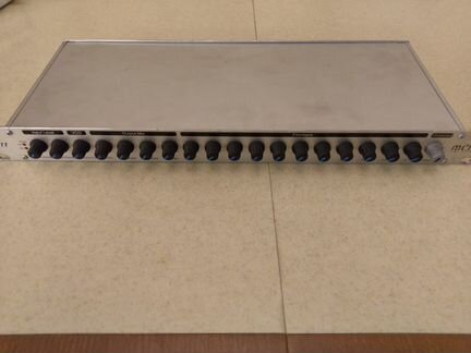 MAM Vocoder VF-11 (11-пол. аналоговый вокодер)