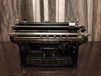 Печатная (пишущая) машинка Underwood № 5