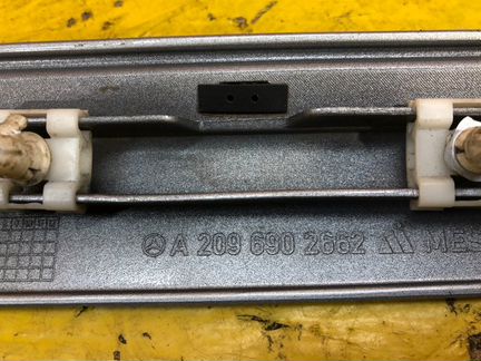 Молдинг крыла задний правый Mercedes Clk C209