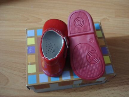 Новые лакированные туфли