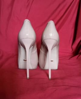 Туфли бежевые на высоком каблуке шпильке