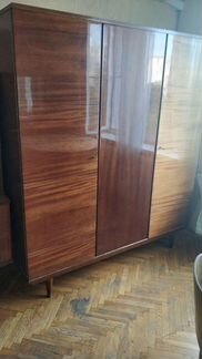 Шкаф советский на ножках