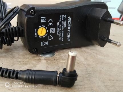 Блок питания Robiton TN2250S импульсный 3-12В