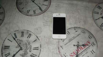 Телефон iPhone 4S 64GB White