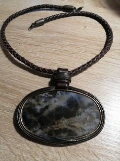 Колье с пейзажным агатом