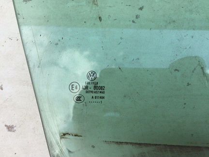 Стекло двери переднее правое Volkswagen Passat B7