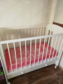 Кроватка детская + матрас+наматрасник