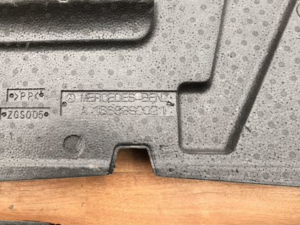 Вещевой пенопластовый лоток Mercedes W166