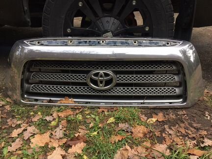 Решетка радиатора Тойота Тундра