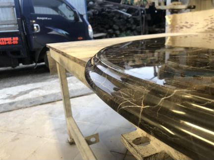 Мраморный столик 