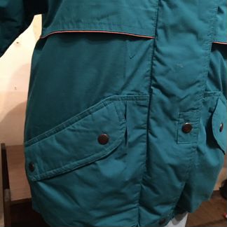 Пуховик новый с подстежкой