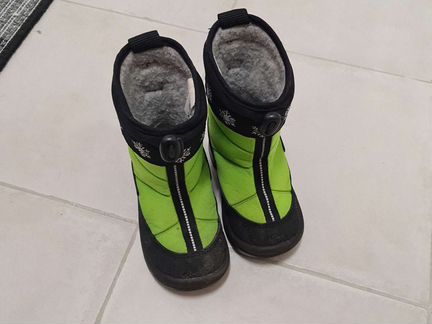 Сапожки Kuoma и шапочка Kerry