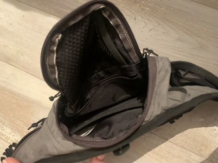 Поясная сумка спортивная