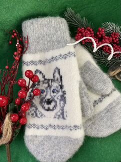 Шерстяные варежки в подарок к новому году