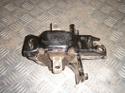 Подушка крепления МКПП 5 ст. skoda fabia II 2007-2