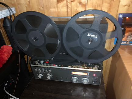 Катушечный магнитофон Revox 77