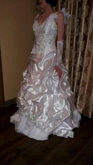 Платье свадебное 48 размера б/у