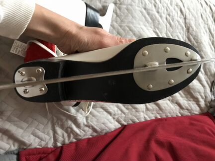 Коньки новые 39 размер