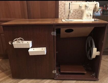 Швейная машина Чайка 142 М