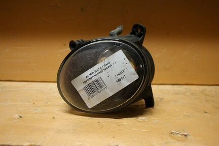 Фара противотуманная правая audi A4 B8 2007