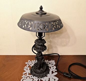 Настольная лампа 