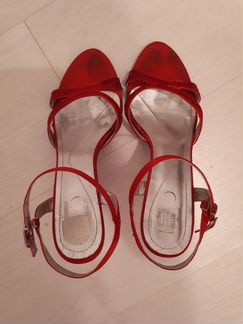 Босоножки красные